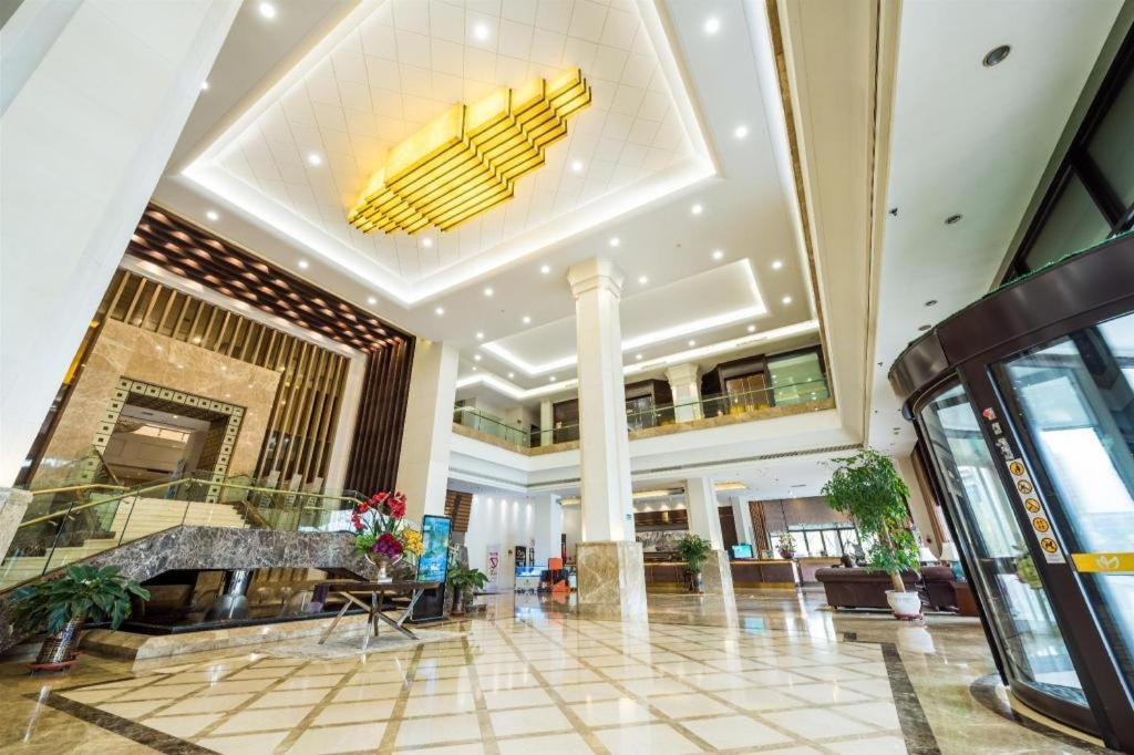 Qingdao Royal Garden Hotel Exterior foto