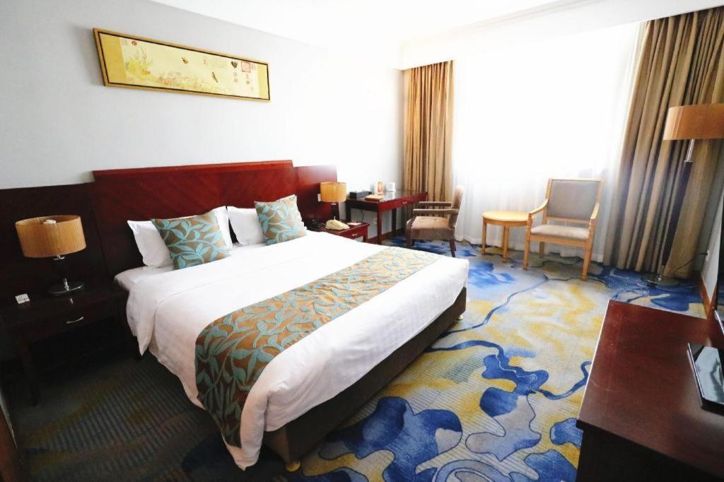 Qingdao Royal Garden Hotel Exterior foto