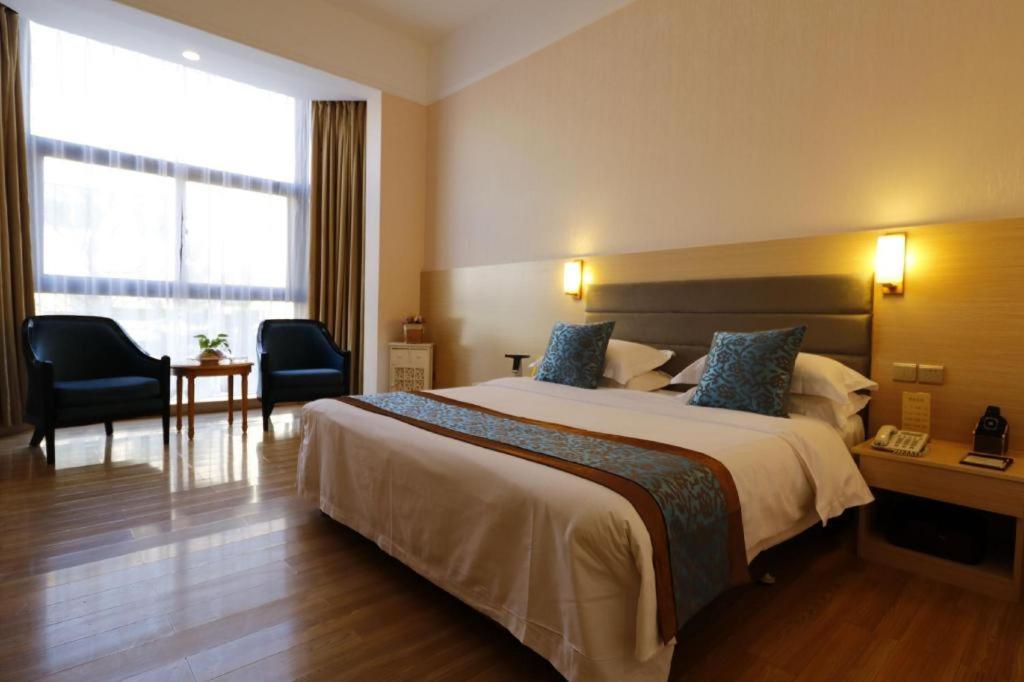 Qingdao Royal Garden Hotel Exterior foto